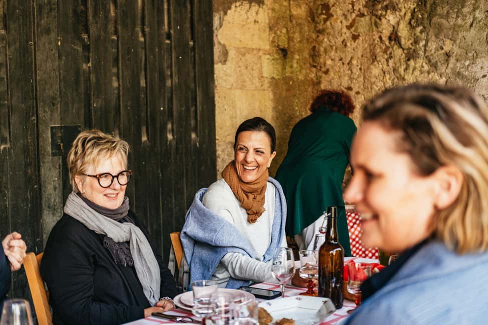 Paris: Loire Valley Chambord Castle, Wine Tasting & Lunch - Winery stop #1: guided tour plus tasting, with a cellar-side mindset