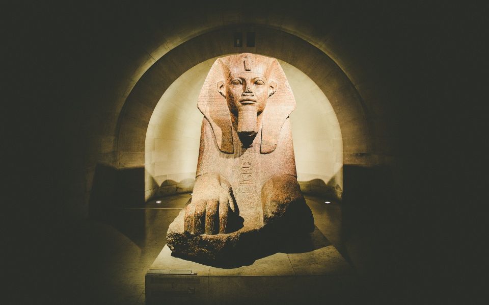 Paris: Louvre Masterpieces Private Tour with Reserved Entry - Private group comfort: pace, customization, and language options