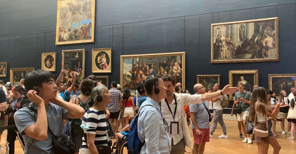 Paris: Louvre Masterpieces Tour with Pre-Reserved Tickets - Café Le Nemours to the Louvre Pyramid: starting fast, not stressed
