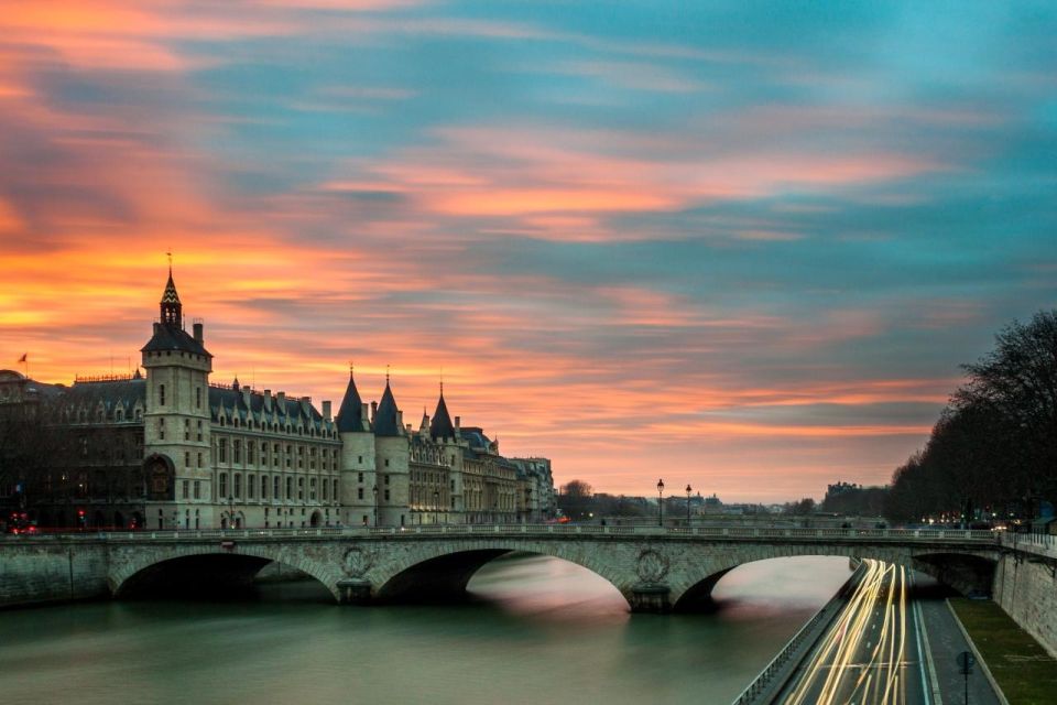 Paris: Louvre Museum Entry Ticket With Host and River Cruise - Value Check: Is This $100-Per-Person Bundle Worth It?