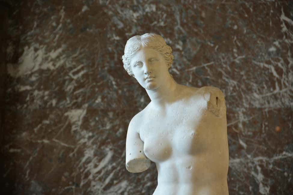 Paris: Louvre Museum Hosted Entry & Masterpieces Audio Guide - How the Masterpieces audio guide works on your phone