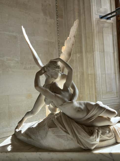 Paris: Louvre Museum Hosted Entry & Masterpieces Audio Guide - What you should not expect: no live guide, no extras