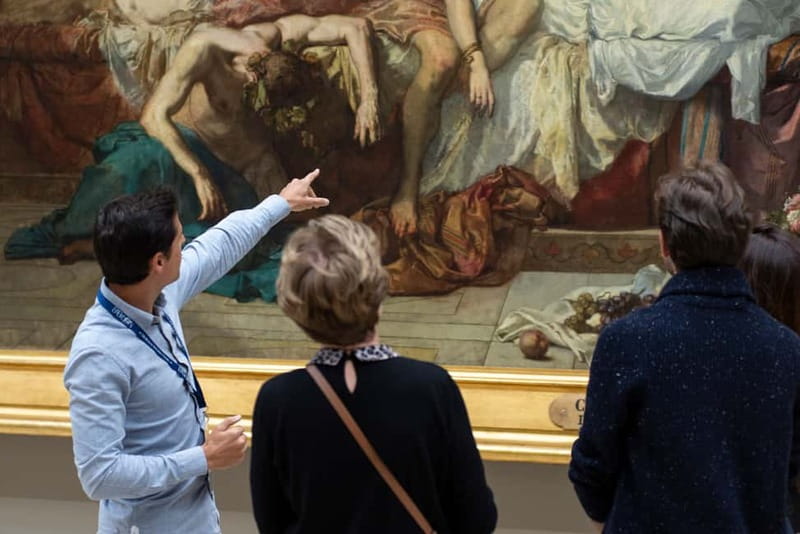 Paris: Louvre Must-See Tour with Reserved Entry Ticket - Louvre Pyramid Orientation: Why That First 15 Minutes Matters