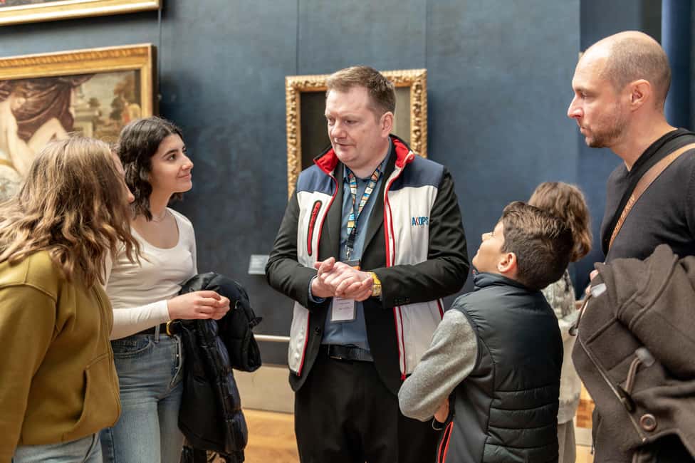 Paris: Louvre Private Family Tour for Kids + Reserved Entry - Price and value: what $294 per person buys you