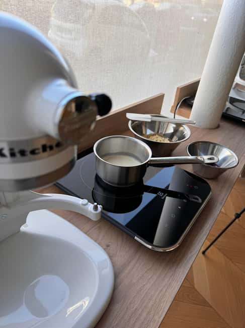 Paris: Macaron Baking Class in Central Paris - Meeting Other Bakers: The Value of a Max-10 Group