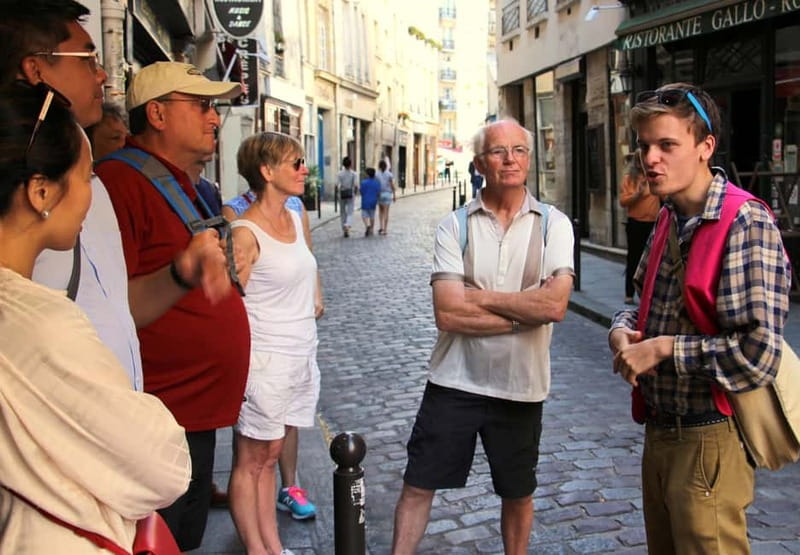 Paris: Marais without crowds. Guided Tour in a small group - Stop-by-Stop: From Le Village Saint-Paul to Place des Vosges