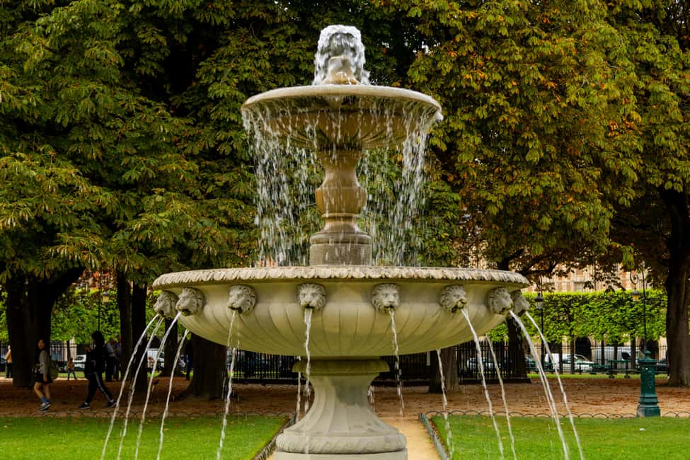 Paris: Marais without crowds. Guided Tour in a small group - Walking Pacing, Weather, and What to Wear