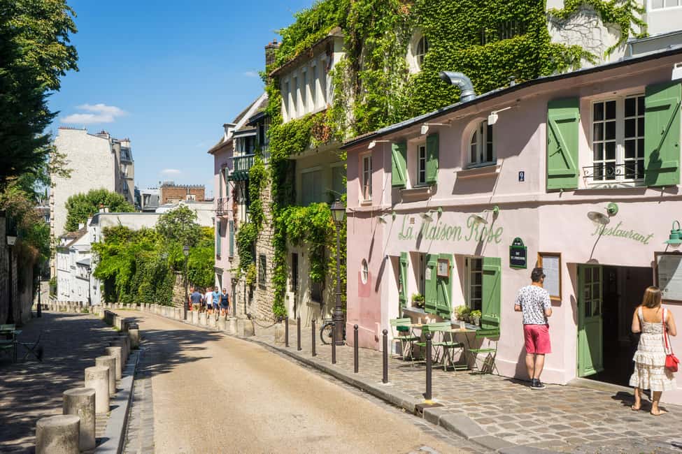 Paris Montmartre: 2-Hour City Tour in German - The German guide advantage (and the one limitation)