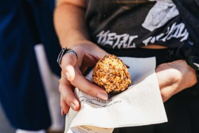 Paris: Montmartre Cheese, Wine & Pastry Guided Walking Tour - Your 3 hours: how the eight stops work in real life