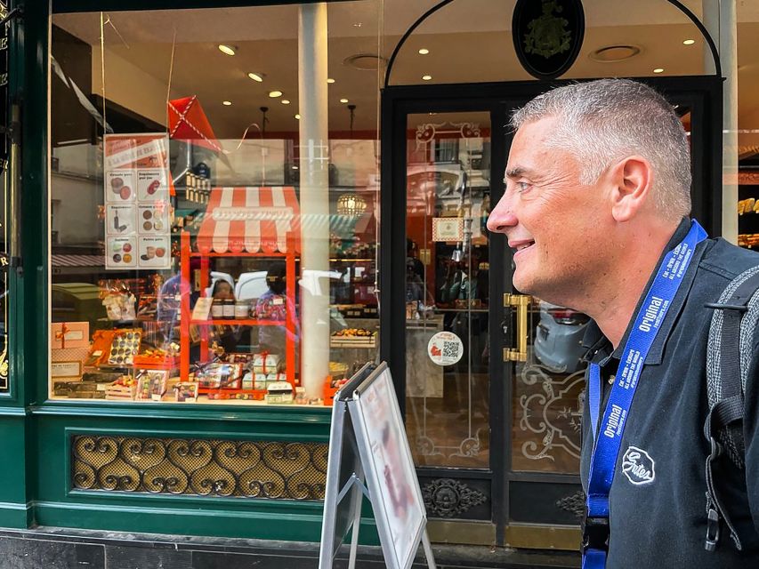 Paris: Montmartre Cheese, Wine & Pastry Guided Walking Tour - Meeting point and what to wear for the climb