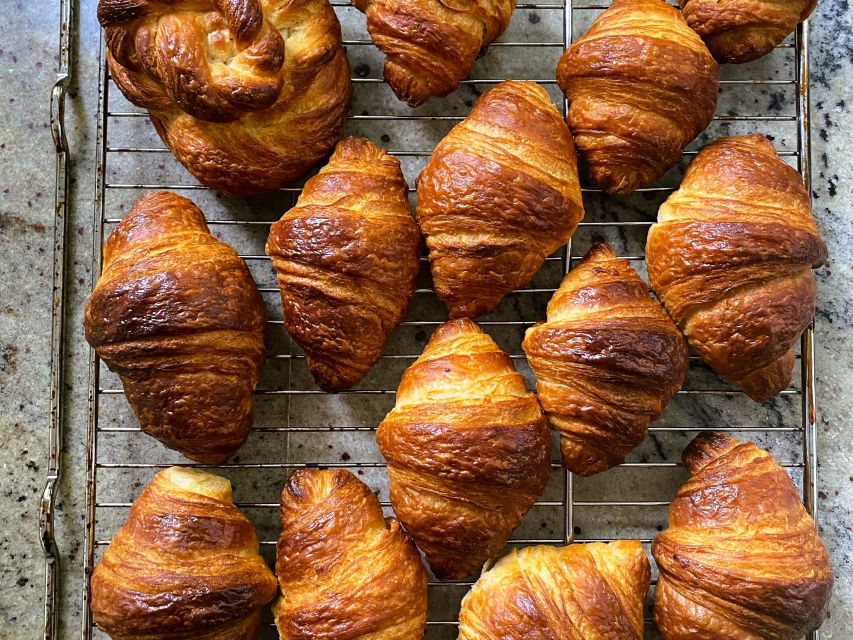 Paris: Montmartre Culture and Local Pastries Walking Tour - Navigating Montmartre’s side streets: where a guide saves time and sanity