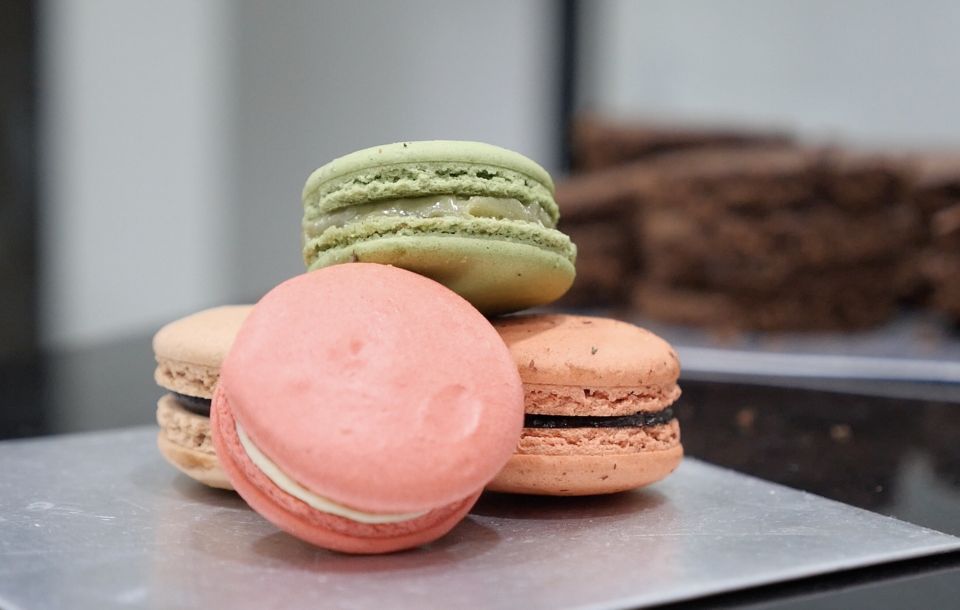 Paris: Montmartre Food Tour with Full Meal - From Moulin Rouge to Sacré-Cœur: the flow of the walk