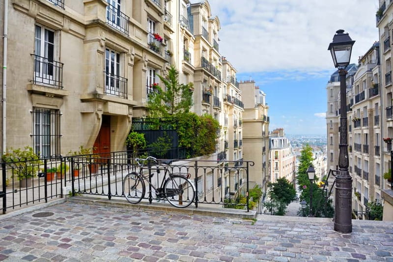 Paris: Montmartre Hidden Gems and Highlights Walking Tour - La Bonne Franquette: a classic landing point for your last coffee