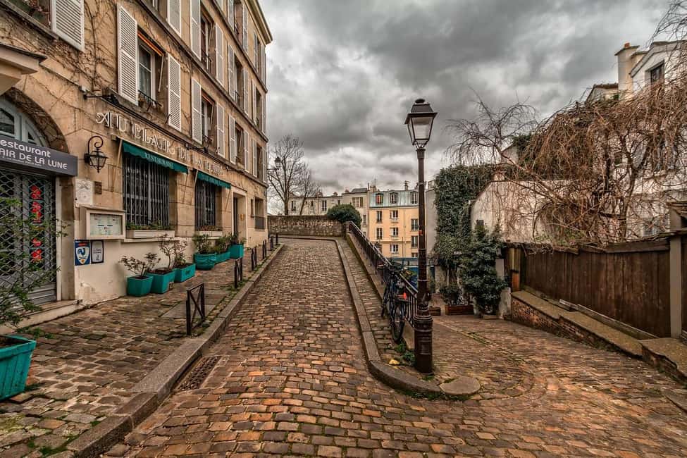 Paris: Montmartre hidden gems walking Tour with Local Guide - What to wear and how to plan your time