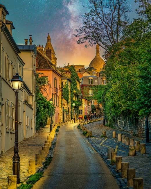 Paris: Montmartre Highlights Walking Tour with a Local Guide - Into Lesser-Known Montmartre: Vineyards, Courtyards, Old Cabarets