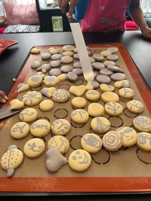 Paris: Montmartre Macaron Baking Workshop - Decorating with the smaller double nozzle: make them yours