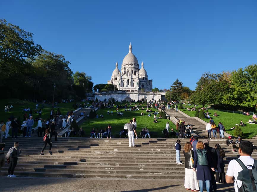 Paris: Montmartre Must-See Walking Tour with a Local Guide - Montmartre on a human scale: why this walk clicks
