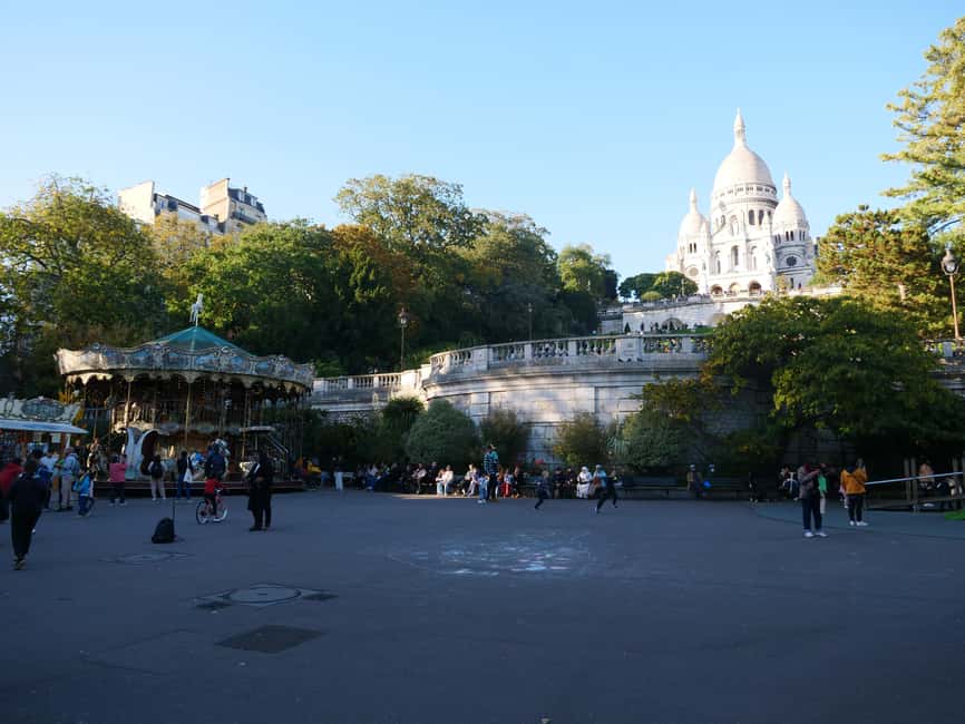 Paris: Montmartre Must-See Walking Tour with a Local Guide - Sacré-Cœur Basilica: mosaics inside and Paris views outside