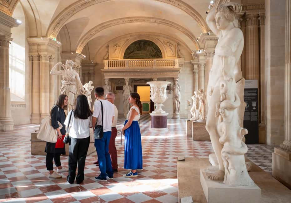 Paris: Montmartre, Notre-Dame, & Louvre Tour with Cruise - The Seine cruise from Vedettes de Paris: why the water part matters