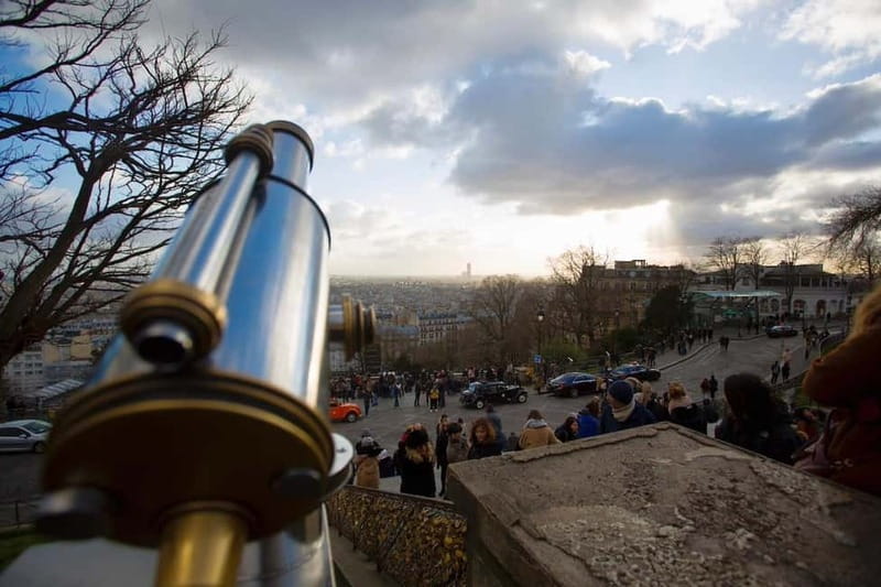 Paris: Montmartre. The old artist village+its unique charm. - The 30-minute on-foot stretch that makes it feel local