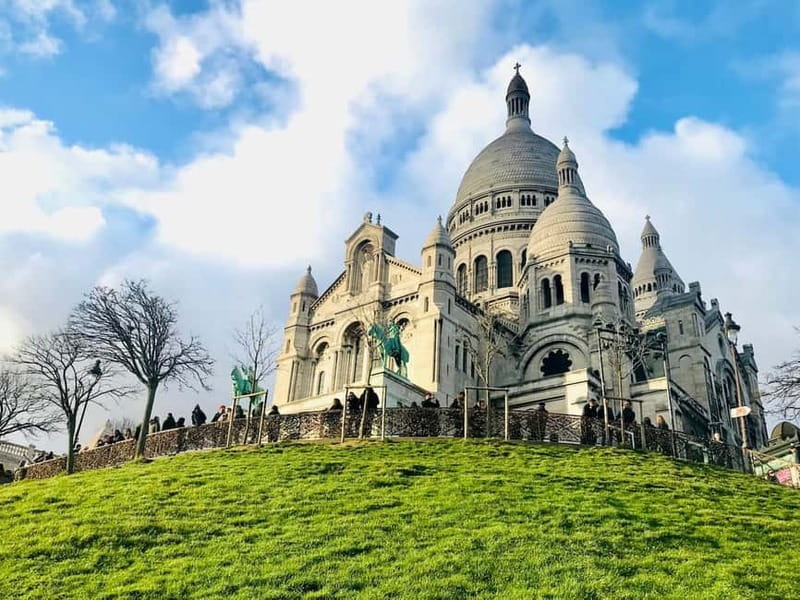 Paris: Montmartre. The old artist village+its unique charm. - What to wear and how to pace yourself