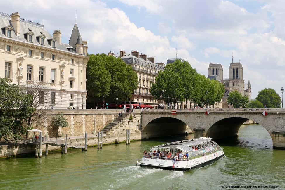 Paris: Montmartre Train Ride w/ Optional Seine River Cruise - The Montmartre Train Loop: 30 Minutes That Cover a Lot