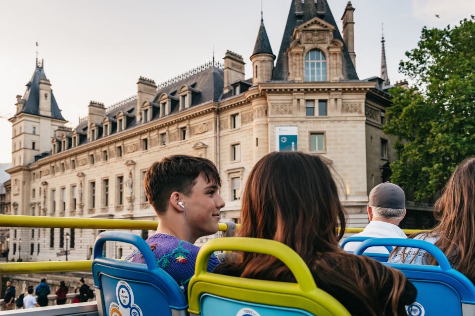 Paris: Night Bus Tour with Audioguide - Key things to know before you go