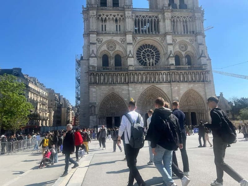 Paris: Notre-Dame Cathedral Exterior Tour & Free Entrance - Going Inside After the Exterior Tour: Free Entry, Self-Paced Time