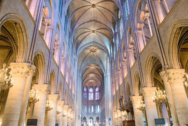 Paris: Notre-Dame Cathedral Exterior Tour & Free Entrance - Meeting Points on the Seine: Quai de la Tournelle or Av. de la Bourdonnais