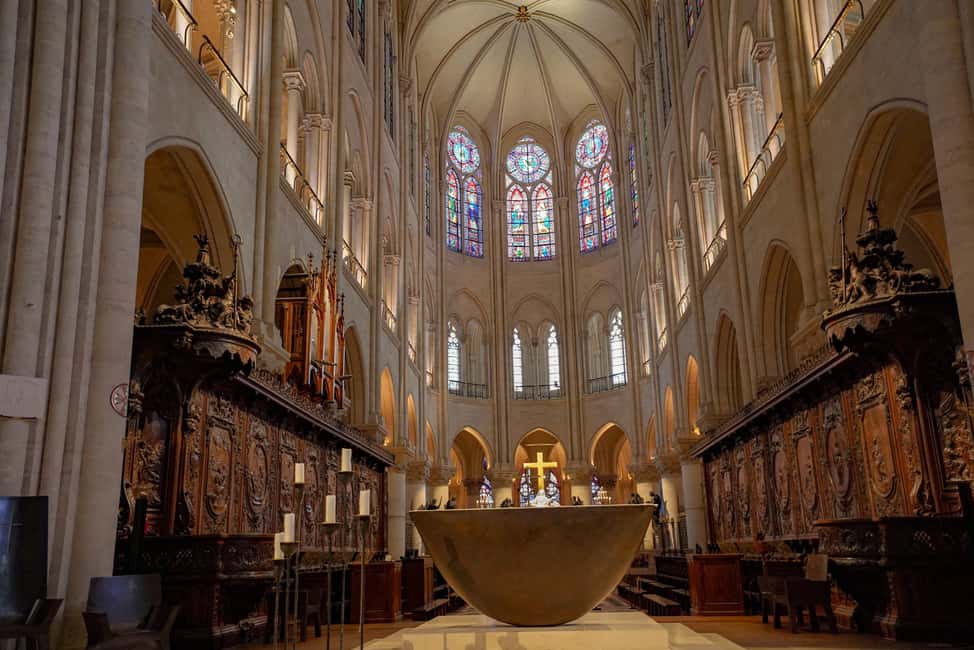 Paris: Notre Dame Cathedral Exterior Tour with Free Entry - Spotting the Emmanuel Bell and the 2019 Fire Survivors