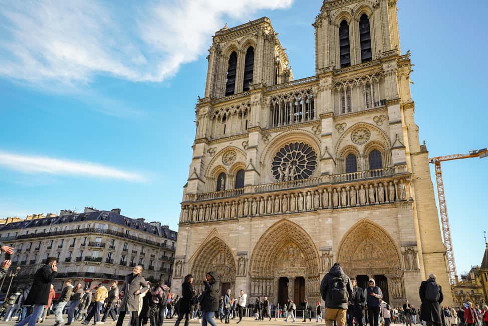 Paris: Notre Dame Cathedral Exterior Tour with Free Entry - The One-Hour Exterior Walk: What You’ll Actually See