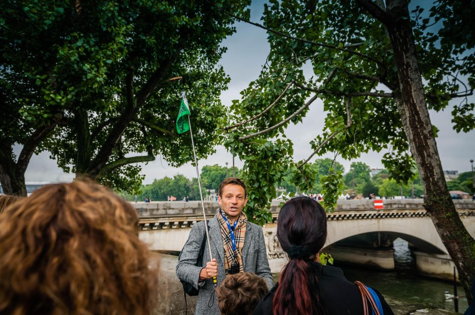 Paris: Notre Dame Outside Tour and Sainte Chapelle Ticket - What guides get right (and why their style changes the tour)