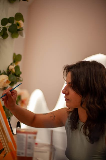 Paris : Painting experience in an art cafe - Key highlights worth your time