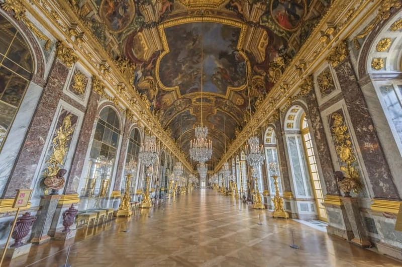 Paris: Palace of Versailles Guided Tour with Bus Transfers - Gardens of Versailles: Your Two-Hour Window to Slow Down
