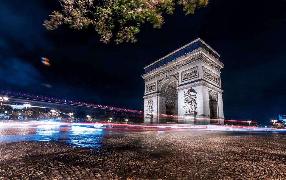 Paris: Panoramic Night Tour with Audio Guide and Host - How the App Audio Guide Works (and how not to miss it)