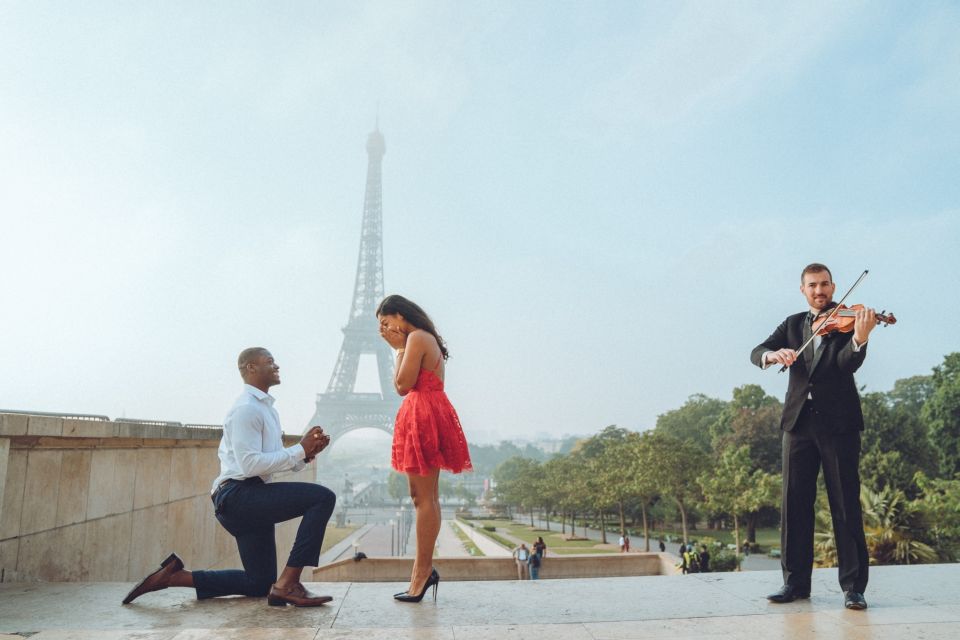 Paris: Photo Shoot with a Private Travel Photographer - Port de Debilly: 20 minutes for variety along the Seine