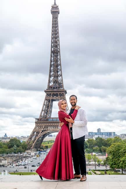 Paris: Photoshoot Around Eiffel Tower with 55 Edited Photos - The 1-hour shoot: how you actually get better photos
