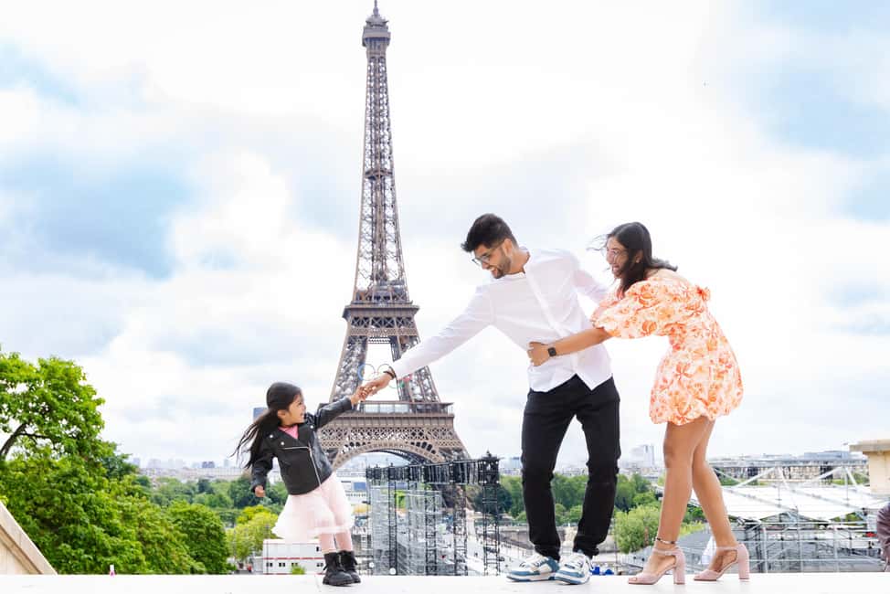 Paris: Premium Photoshoot with Iconic Eiffel Tower Views - Should you book this Eiffel Tower photoshoot?