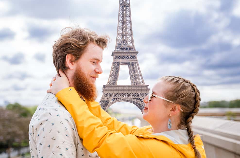 Paris: Premium Photoshoot with Iconic Eiffel Tower Views - Who should book this Eiffel Tower photoshoot