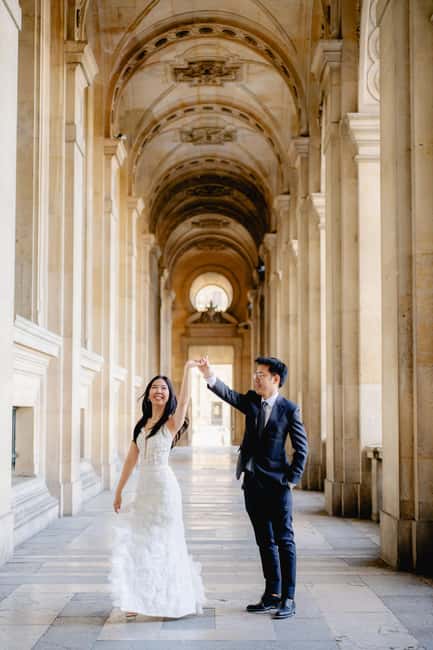 Paris: Premium Professional Photo Shoot - What the Photographer Actually Does (Beyond Taking Photos)