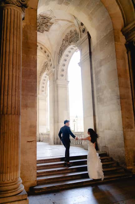 Paris: Premium Professional Photo Shoot - Eiffel Tower, Louvre, Montmartre, and the Best Ways to Work Them