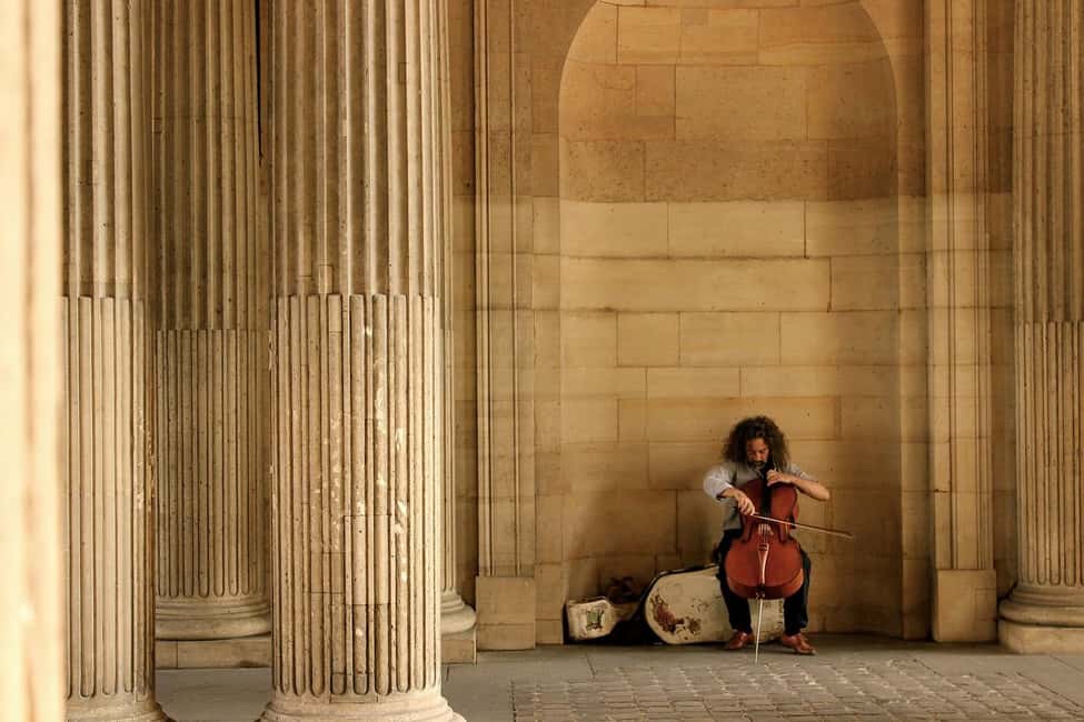 Paris: Private 2-Hour Walking Tour with a Parisian guide - Comfort Checklist: What to Bring for a Smooth 2 Hours