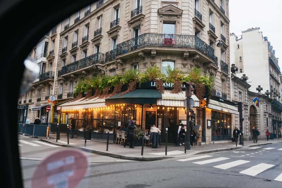 Paris: Private Guided City Tour in a Traction Avant or DS 21 - Price and value for a private vintage-car overview