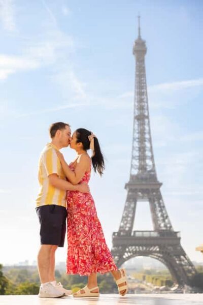 Paris: Private Photoshoot at the Eiffel Tower - Meeting at 8 Port de Suffren and getting positioned fast