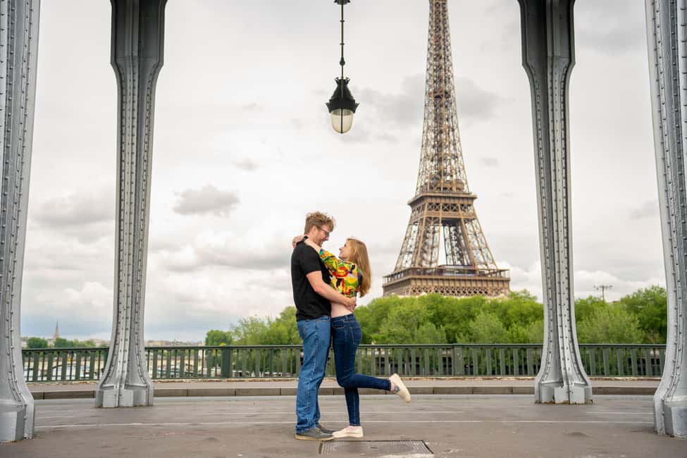 Paris: Private Photoshoot at the Eiffel Tower - Price and value: $41 per group up to 8