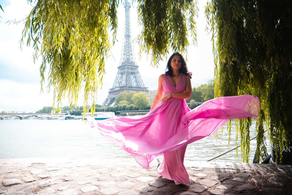 Paris: Private Photoshoot Near the Eiffel Tower - Key highlights at a glance