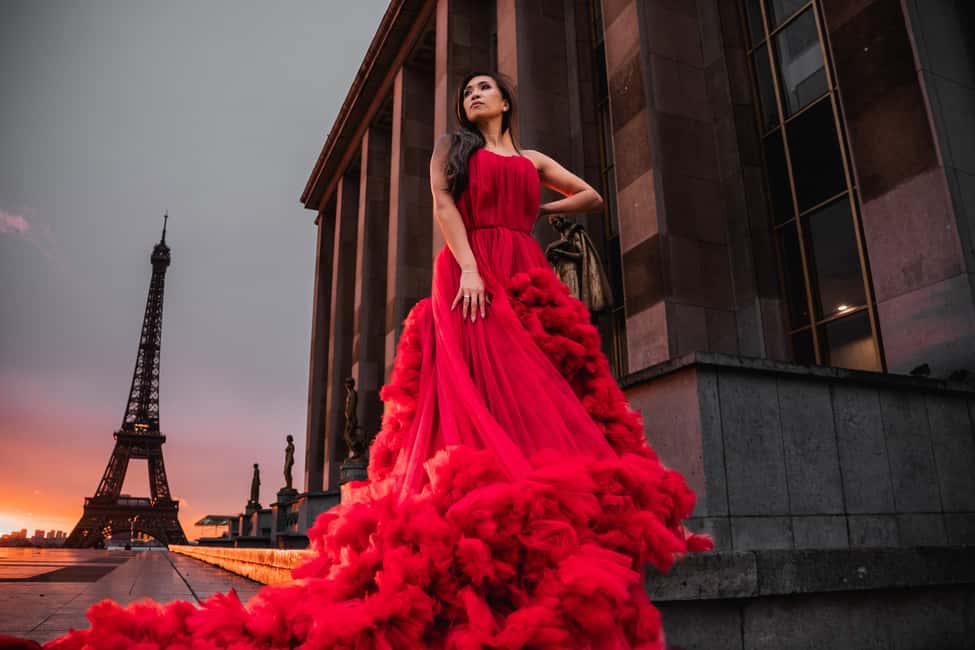 Paris: Private Photoshoot Near the Eiffel Tower - Private Eiffel Tower photoshoot value: why it feels different