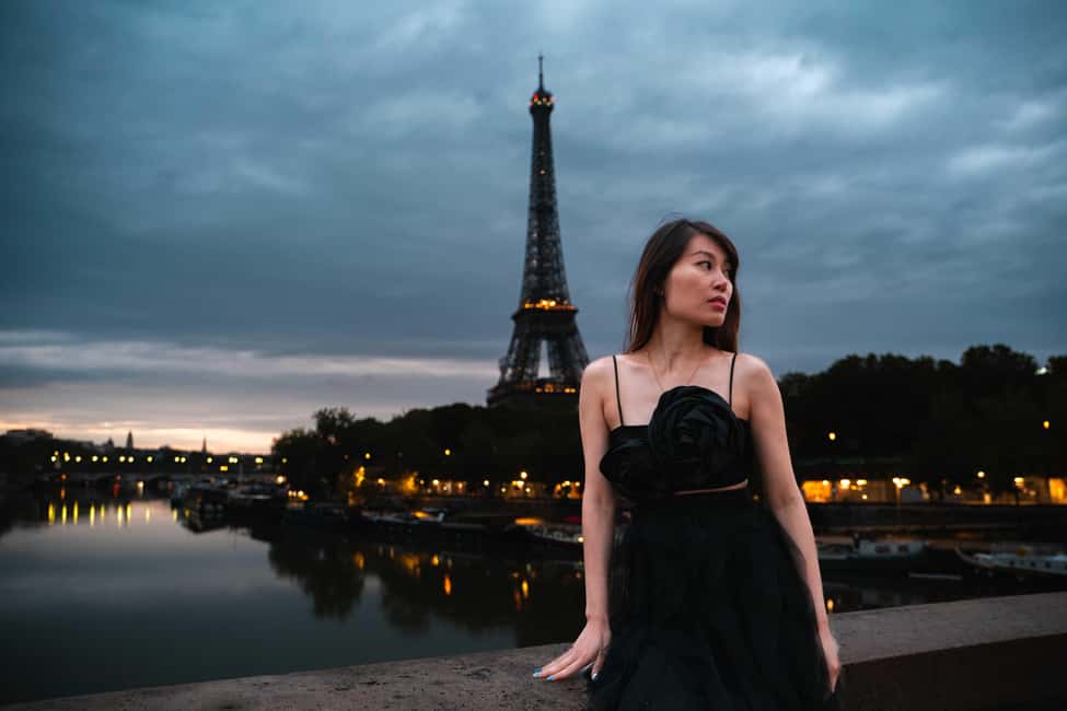 Paris: Private Photoshoot Near the Eiffel Tower - Is it worth $84? Price, photo count, and who it suits
