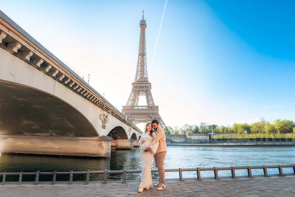 Paris: Professional Photoshoot with the Eiffel Tower - The Posing Coaching That Makes Photos Look Like You