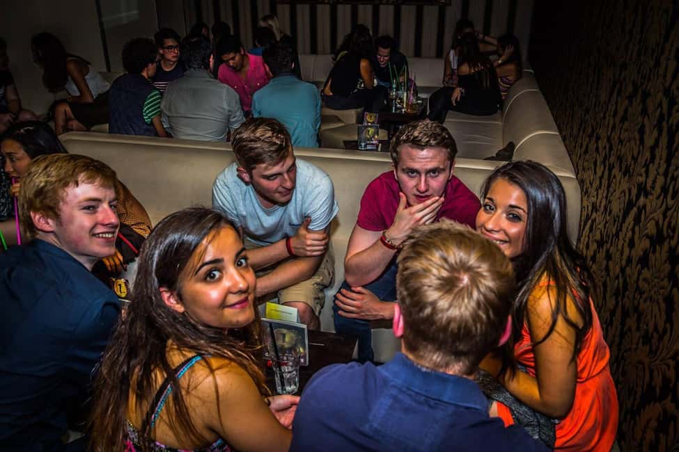 Paris: Pub Crawl with Shots and Nightclub Entry - The 4-Hour Plan: Shots, Happy Hours, and Easy Group Energy